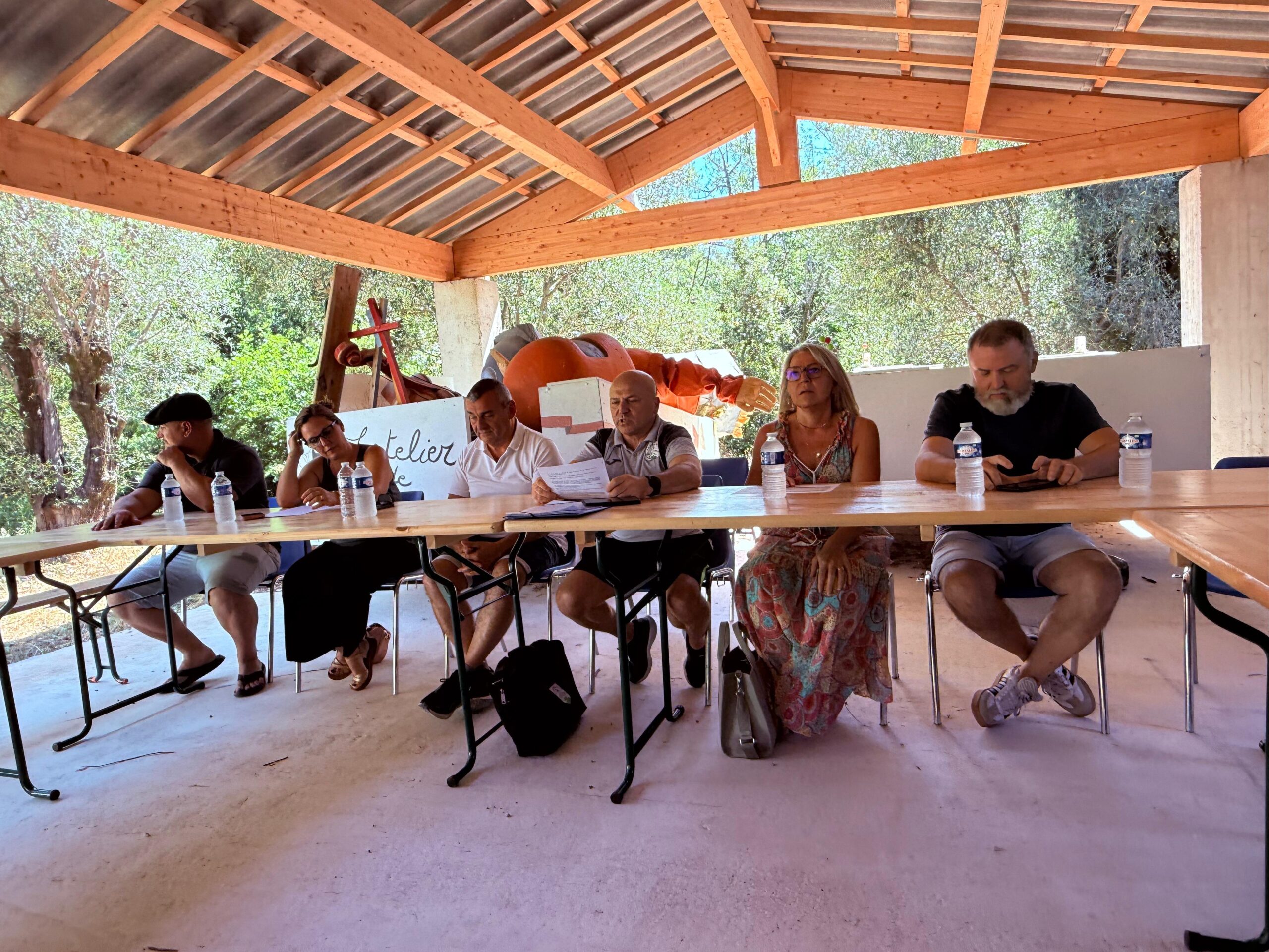 Assemblee Hand Foot (1)